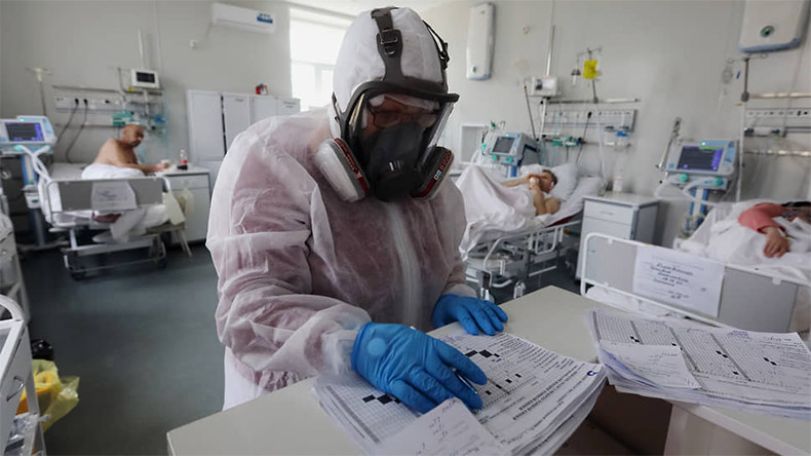 Russia records 819 daily COVID-19 deaths