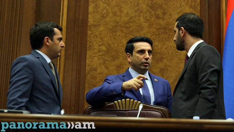«Ալեն Սիմոնյանը մոռանու՞մ է՝ հարյուրավոր զինծառայողների մասունքները գտնվում են մարտի դաշտերում»
