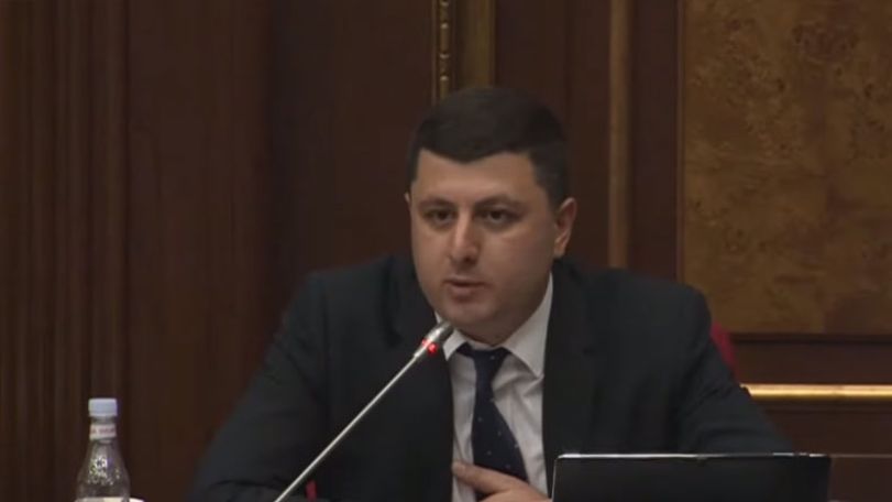Opposition lawmaker asks Pashinyan whether his government plans to surrender new regions to prevent a war
