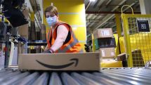 Amazon offers punctual staff £50 weekly bonus