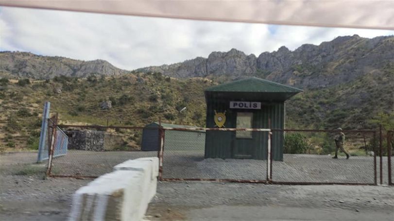 Azerbaijani police checkpoint installed on Goris-Kapan roadway