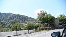 Azerbaijanis detain Iranian truck drivers on Goris-Kapan road