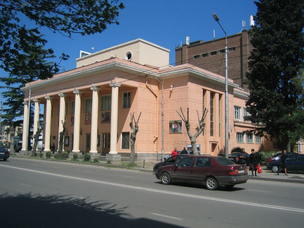 Թբիլիսիի հայկական թատրոնը Բաթումիում 2 ներկայացում կխաղա
