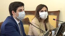 Պատվաստված լինելով ինչո՞ւ եք դիմակ կրում. Արա Զոհրաբյանի հարցը՝ Անահիտ Ավանեսյանին