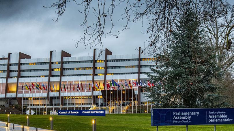 Делегации России в ПАСЕ ограничили перемещение из-за прививок «Спутником V»