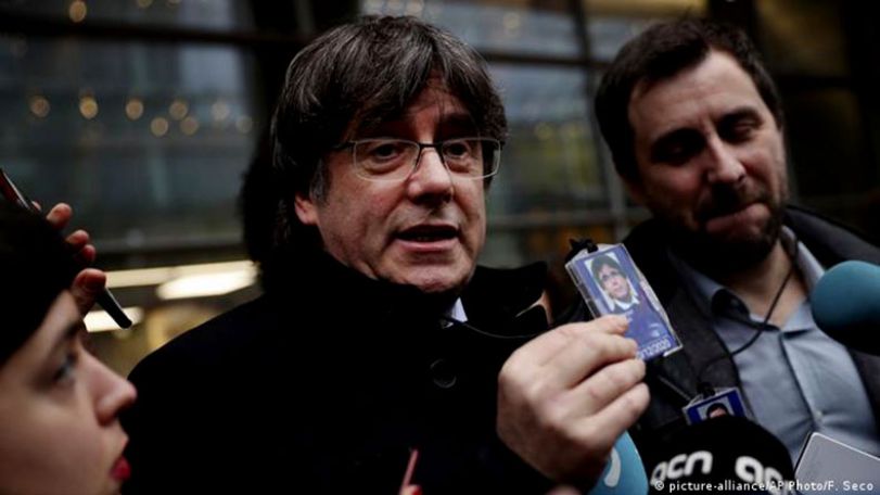Ex-Catalan leader Carles Puigdemont detained in Italy