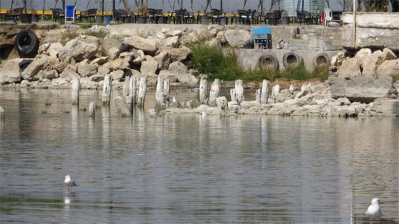 В результате снижения уровня воды в озере Ван всплывают старейшие сооружения