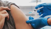 Эффективность вакцины от COVID-19 Pfizer через полгода падает вдвое – медицинский журнал The Lancet