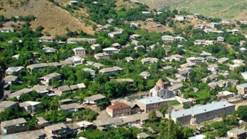 Azerbaijan opens fire at Armenian border village