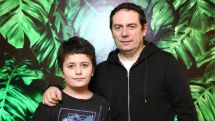 «В твоих глазах моя мечта обрела новые крылья». Из послания певца Айко сыну