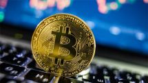 Цена самой популярной криптовалюты в мире –  биткоина – выросла до $58 тысяч
