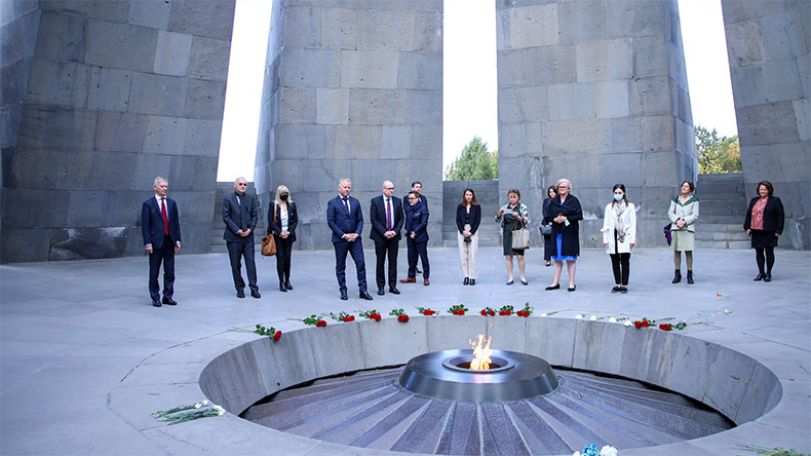 ԵԽ-ում Շվեդիայի մշտական ներկայացուցիչ դեսպանն այցելել է Հայոց ցեղասպանության հուշահամալիր