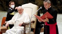 10-year-old boy steals the scene at Pope's audience