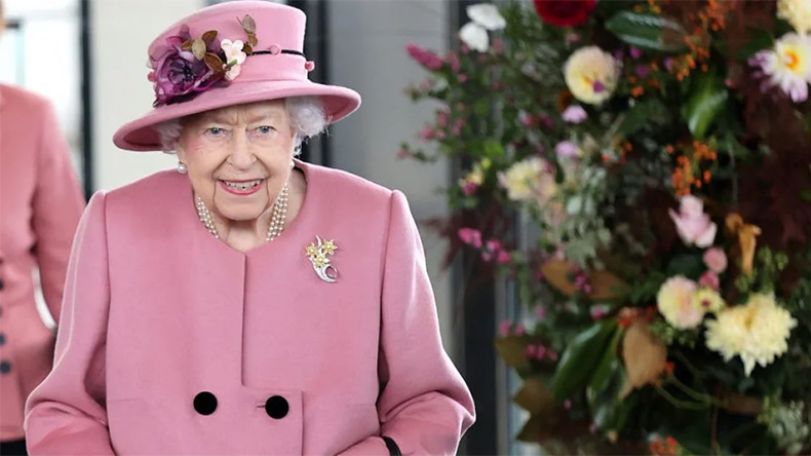 Queen Elizabeth advised to rest for two more weeks