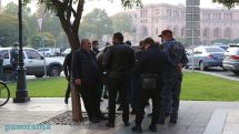 Parents of missing soldiers demand a meeting with Pashinyan
