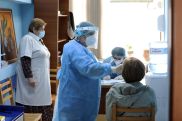 Коронавирус в Грузии: число инфицированных за сутки увеличилось на 4 563, скончались 77 человек