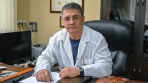 10 популярных мифов о коронавирусе и вакцинации - по версии доктора Мясникова