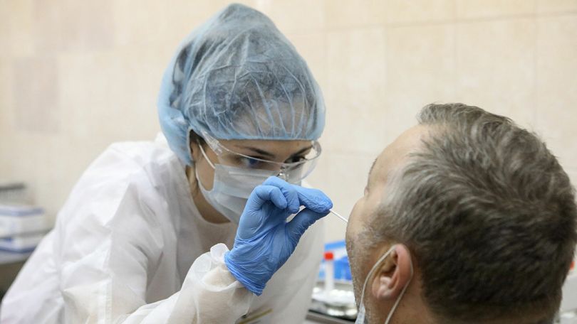 С 1 декабря невакцинированные граждане должны сдавать ПЦР-тест каждую неделю