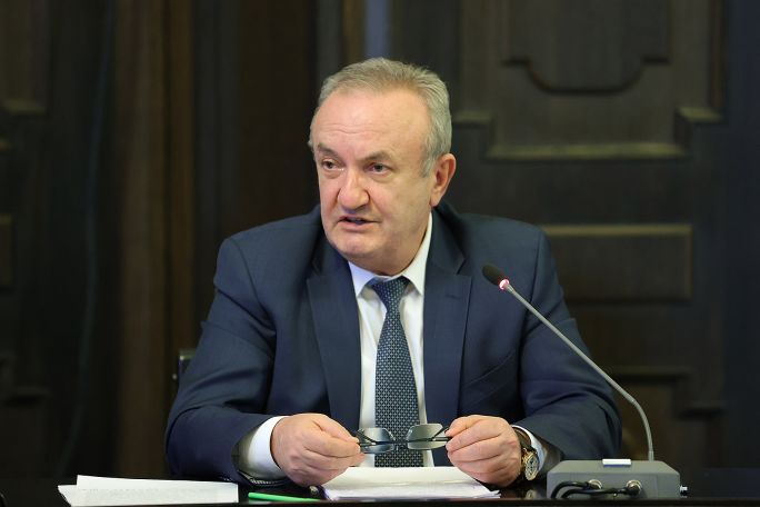 Ուսուցիչները կտարակարգվեն ասիստենտի, դոցնետի, պրոֆեսորի նմանատիպ անուններով.Վահրամ Դումանյան