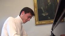 19-летний студент Ереванской консерватории Артур Григорян победил на международном конкурсе