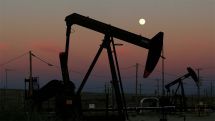 Цены на нефть рухнули: стоимость Brent опустилась ниже 70 долларов впервые с 23 августа