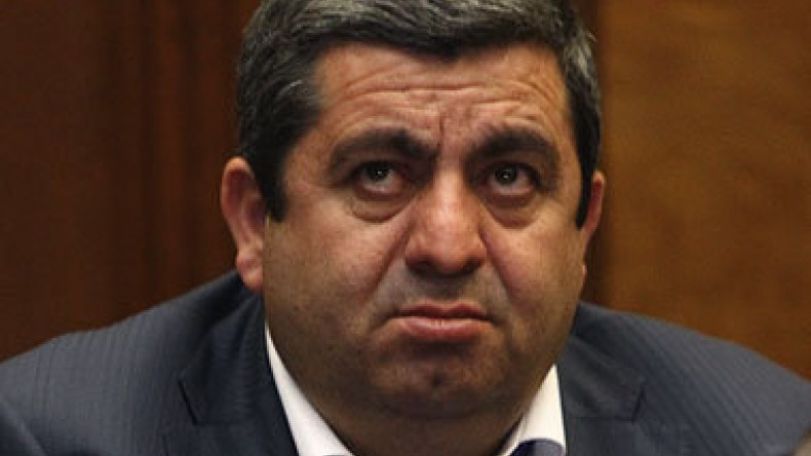 Պատգամավոր Առաքել Մովսիսյանն՝ ակտիվիստներին. «Ինչքան ա պետք, արեք տամ»