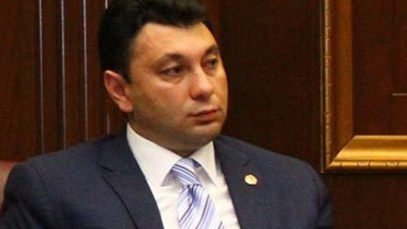 День провала «великолепной четверки». Действия оппозиции напомнили вице-спикеру парламента Армении Э. Шармазанову Шекспира 