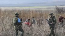 Russian peacekeepers provide security to Artsakh residents  during planting grape vines