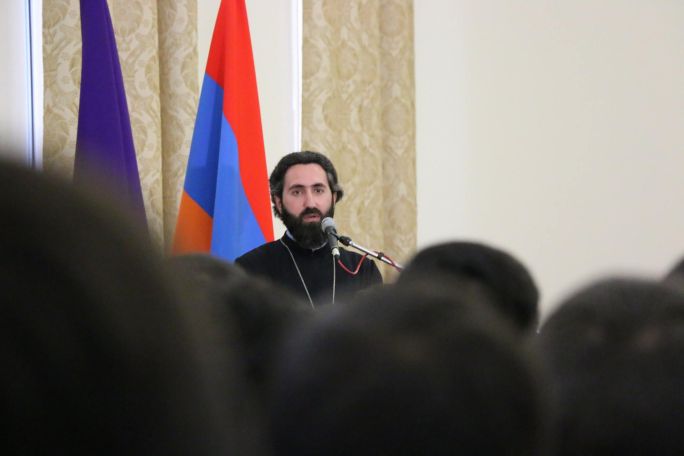 Ձեր հոգին մի՛ վաճառեք ազգակործան համաշխարհայնացմանն ու դրա խամաճիկներին. Ասողիկ աբեղա Կարապետյան