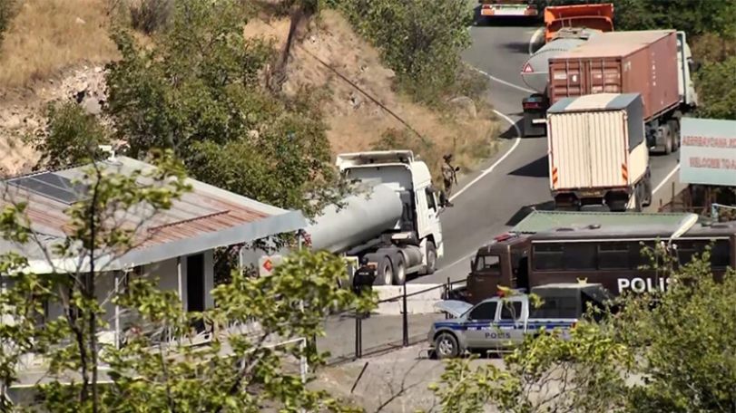 Azerbaijani officers collected 1,1 million USD in customs payments at Armenia's Goris-Kapan roadway