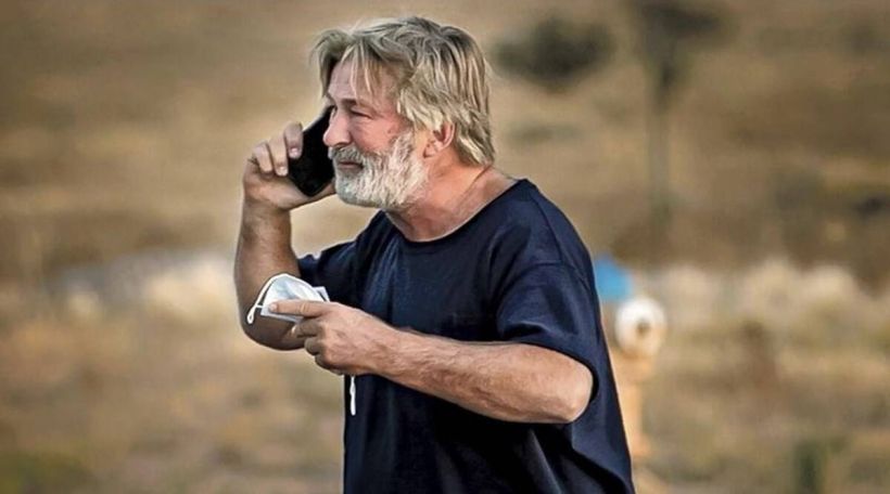 Search warrant issued for Alec Baldwin's phone over "Rust" shooting