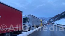 Lars road closed due to snowfall hazard, 250 Armenian trucks accumulated at the border checkpoint