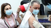 Armenian ministers of health, economy get Covid booster shots