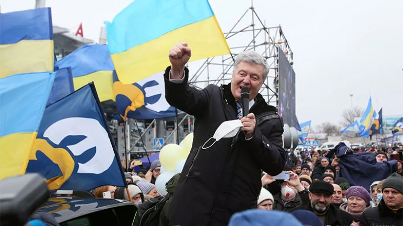 Экс-президент Украины Порошенко на время перерыва покинул здание суда
