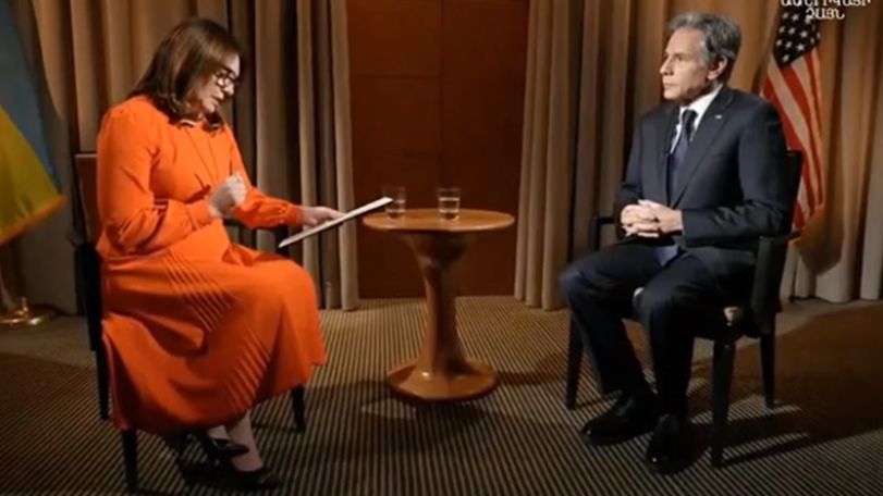 Blinken in Kyiv urges Russia to take peaceful path
