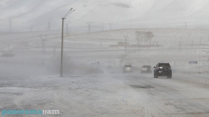 Blizzard, snowstorms reported on number of roads in Armenia