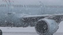 U.S. airlines cancel thousands of flights ahead of Nor'easter