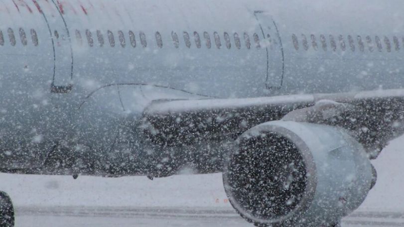 U.S. airlines cancel thousands of flights ahead of Nor'easter