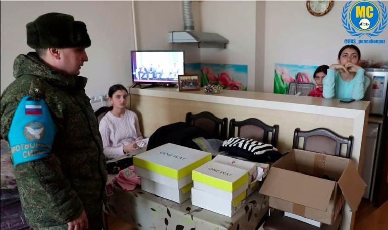 Russian peacekeepers provided humanitarian assistance to a large family in Artsakh