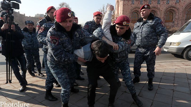 Police detain drivers protesting in Yerevan's Republic Square