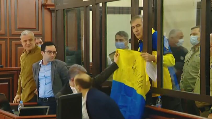 Саакашвили спел на суде в Тбилиси гимн Украины