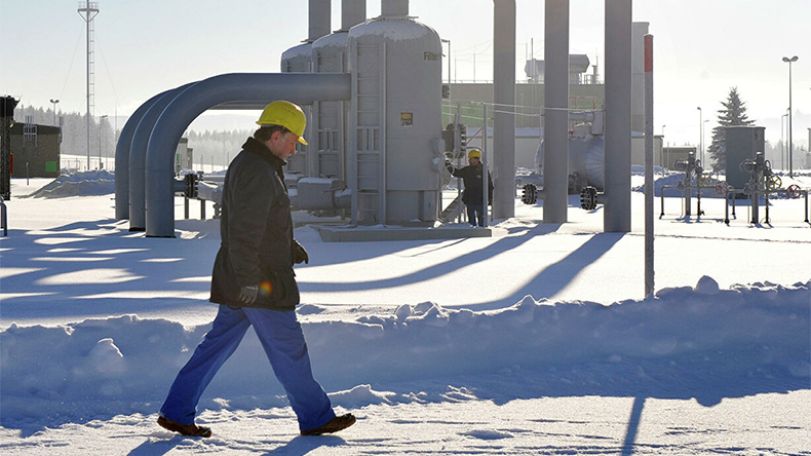 Цены на газ в Европе опустились ниже 900 долларов