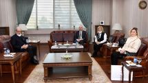 Թուրքիայի ՆԳ նախարարը հանդիպել է հայ կաթոլիկ համայնքի հոգևոր առաջնորդին