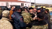 Artsakh war volunteers block road leading to Yerevan airport