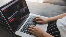 Netflix cracking down on password sharing