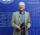 Յուրի Հովհաննիսյանին շնորհվել է ԵՊՀ պատվավոր պրոֆեսորի կոչում