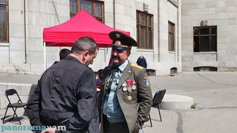 Fallen soldier's father goes on hunger strike in Yerevan