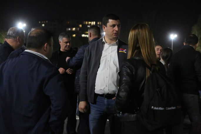 Эдуард Мартиросян, Норик Мкртчян, Ваге Манукян… оказались на подконтрольной врагу территории, об их судьбе вестей нет