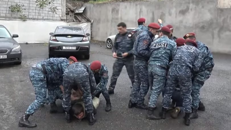 Сына Юрия Хачатурова и других граждан подвергли приводу с проспекта Мясникяна в Ереване