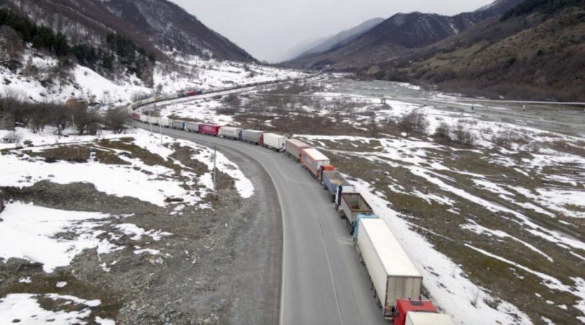 Լարսը փակ է, ռուսական կողմում կա մոտ 110 բեռնատար ավտոմեքենա